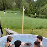 Stodola Naturalnie - Wyjatkowy Dom Z Balia Na Kaszubach Nad Jeziorem 度假居